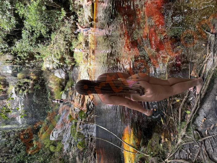 Anúncio de Júlia Nogueira